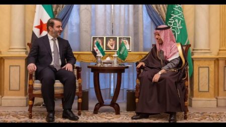 بعد أيام من زيارة «الشرع».. وزير الخارجية السوري يصل السعودية