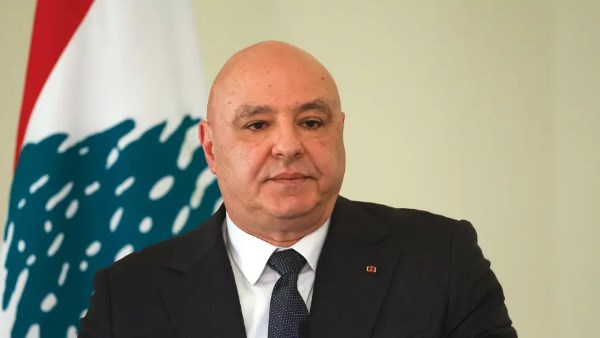 الرئيس اللبناني يتهم إسرائيل بخرق اتفاق يونيو ويتمسك بالحل الدبلوماسي