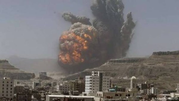 غارات جوية .. انفجـ.ـارات قوية تهز صنعاء ومناطق للحوثيين