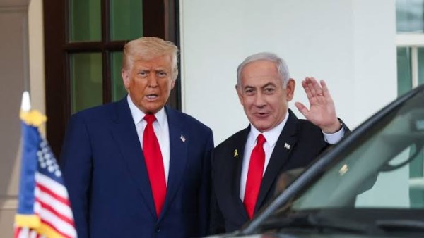 القناة 12 الإسرائيلية: نتنياهو يعرض على ترامب شن عملية عسكرية واسعة ضد إيران قبل الانتخابات