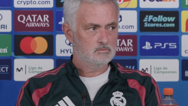 مفيش حد أكبر من ريال مدريد.. مورينيو يوجه رسالة قوية بشأن فينيسيوس