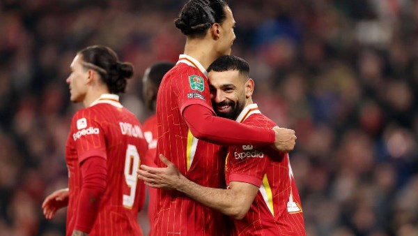 فان دايك: ما قدمه محمد صلاح مع ليفربول استثنائي ومن الصعب تكراره