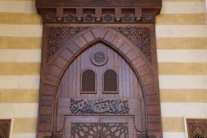 فتاوى تشغل الأذهان.. ماذا يفعل من ترك الصلاة فترة ثم تاب؟.. وما حكم تصغير الأنف بغرض التجميل.. وهل يجوز جمع الصلاة في السفر