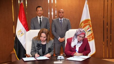 مذكرة لدعم التطوير المؤسسي وبناء القدرات الرقمية بوزارة العمل