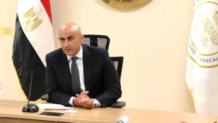 رسائل عاجلة من وزير التربية والتعليم لأولياء الأمور.. أبرزها البكالوريا