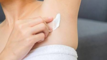وصفة طبيعية لتفتيح وتنعيم الإبطين في 7 أيام.. خبيرة تجميل تكشف السر