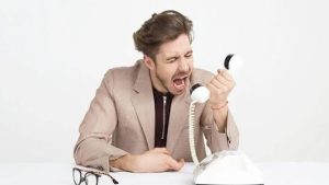 ليه بعض الناس بتنسحب من العلاقات فجأة؟.. اعرف التفسير النفسي