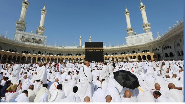 مسئولية الكلمة.. خطيب المسجد الحرام: ما تكتبه أو تشاركه عبر المنصات الرقمية تحاسب عليه
