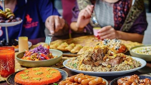 أطعمة تزيد الوزن في شهر رمضان دون أن تشعر