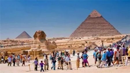 برلمانية: تمكين المرأة والشباب بوابة جديدة لزيادة عوائد السياحة المصرية