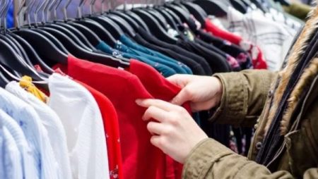 خصومات الملابس تصل إلى 50% في نوفمبر.. والملابس الجديدة بتخفيضات أقل