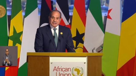 الرئيس السيسي: نؤكد موقفنا الثابت الرافض للتدخلات الخارجية في الشئون الداخلية للدول الأفريقية