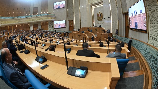 الشيوخ يناقش الآليات الحديثة لتمويل البنية الأساسية والمشروعات التنموية