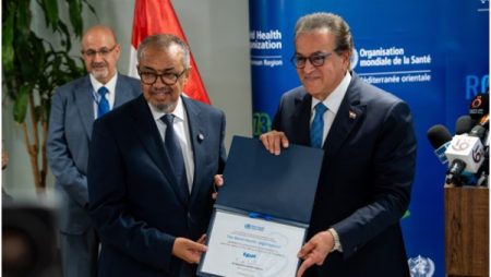 مصر أول بلد في العالم يحافظ على المستوى الذهبي على مسار التخلص من التهاب الكبد C