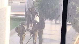 الاحتلال الإسرائيلي يقتحم مقر الهلال الأحمر ومستشفى الشهيد ياسر عرفات في الضفة الغربية
