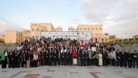 الجامعة البريطانية تستضيف برنامج محاكاة قمة المناخ بمشاركة 150طالبًا من 43 دولة