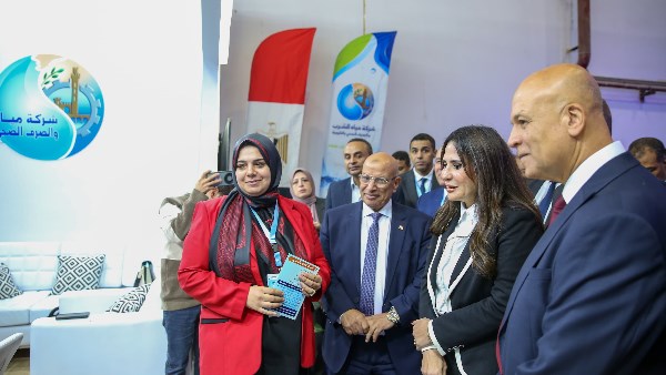 وزيرة الإسكان تتفقد أجنحة المشاركين بالمؤتمر الدولي لتكنولوجيا المياه| صور