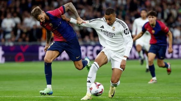 الليلة .. كلاسيكو الأرض.. مورينيو أمام اختبار فليك الأصعب في صراع كسر الهيمنة بين ريال مدريد وبرشلونة