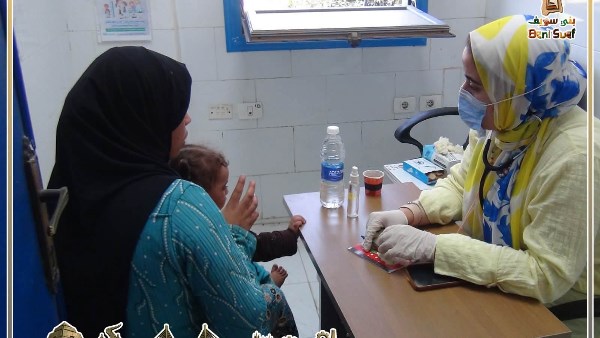 «صحة بني سويف» تُنظم قافلة طبية مجانية بالتعاون مع مؤسسة الشيمي وجمعية عيون الرحمة وتقدّم خدماتها لنحو 600 حالة بالفشن