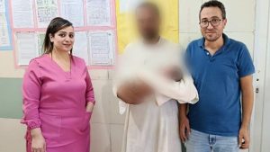 فريق طبي بالمنيا ينجح في إنقاذ حياة طفلين بوحدة حديثي الولادة.. صور