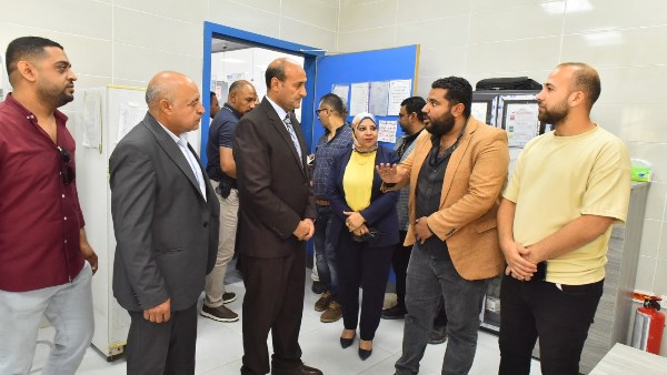 محافظ أسيوط يتفقد الوحدة الصحية بـ العونة ويتابع انتظام التطعيم ضد الحصبة محافظ أسيوط يتفقد الوحدة الصحية بـ العونة ويتابع انتظام التطعيم ضد الحصبة