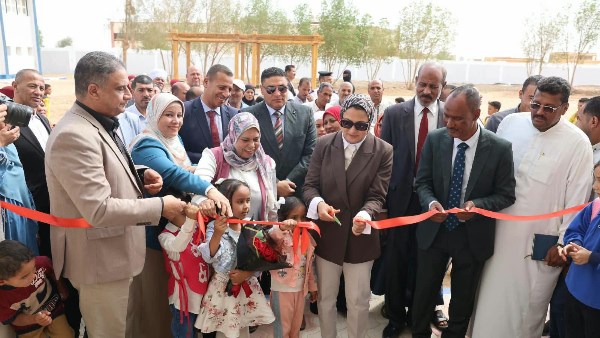 موجز أخبار الوادي الجديد.. المحافظ تتابع أعمال القافلة الطبية المجانية وتشيد بجهود فرق العمل بالقطاع الصحي وتتفقد أعمال تطوير مدرسة التمريض بباريس