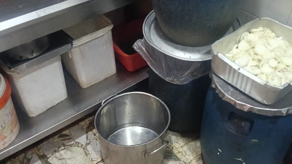 محافظة الإسكندرية: غلق وتشميع مطعم بفروعه الـ 3 عقب رصد حالات تسمم