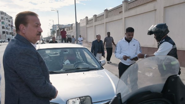 محافظ بورسعيد يضبط سيارة تسير عكس الاتجاه.. ويوجه إدارة المرور باتخاذ إجراءات قانونية عاجلة محافظ بورسعيد يضبط سيارة تسير عكس الاتجاه.. ويوجه إدارة المرور باتخاذ إجراءات قانونية عاجلة