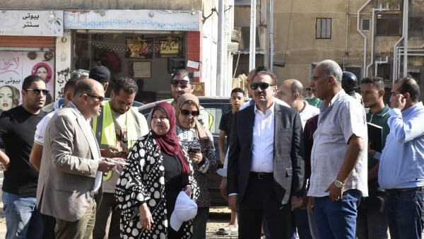 محافظ بورسعيد يتابع معدلات تنفيذ مشروعات تطوير المناطق السكنية بأجياء الزهور والضواحي محافظ بورسعيد يتابع معدلات تنفيذ مشروعات تطوير المناطق السكنية بأجياء الزهور والضواحي
