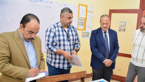 وكيل تعليم بورسعيد يتابع انتظام الدراسة بمدرسة الشهيد أحمد فوزي