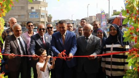 محافظ القليوبية يفتتح معرضا للسلع الغذائية بأسعار مخفضة بمدينة الخانكة