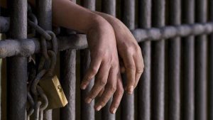 حبس متهم بانتحال صفة مسؤول ناد والاستيلاء على أموال الأعضاء في بنها