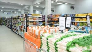 التموين: كاري أون يطور المجمعات الاستهلاكية.. وتخفيض 25% على 30 سلعة أساسية