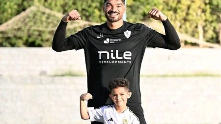 على طريقة الأبطال .. محمد صبحي يُخطط لصناعة حارس جديد برفقة ابنه في تدريبات الزمالك
