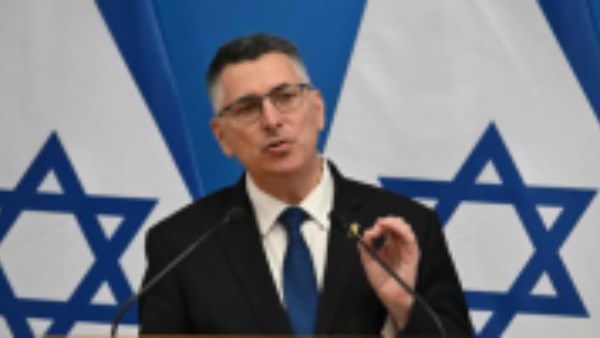 ساعر : وقف النشاط البريطاني لتدريب قوات السلطة الفلسطينية في يهودا والسامرة