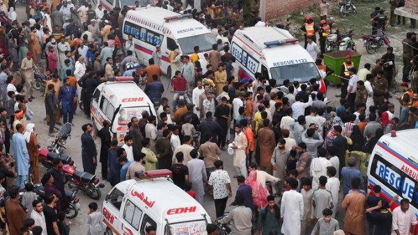 مصرع 18 طالباً ومُعلماً في حادث انهيار سقف بإحدى المدارس الباكستانية