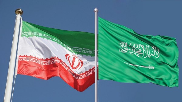 إيران تبدي رغبتها في التوسط لحل الأزمة بين السعودية والفصائل اليمنية