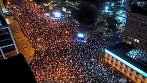 مظاهرات في إسرائيل تُطالب بتشكيل حكومة “يهودية – عربية” مشتركة