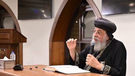 البابا تواضروس: الخدمة الحقيقية ليست بالتعليم وحده.. والخادم القدوة يقدم حياته شهادة للمسيح