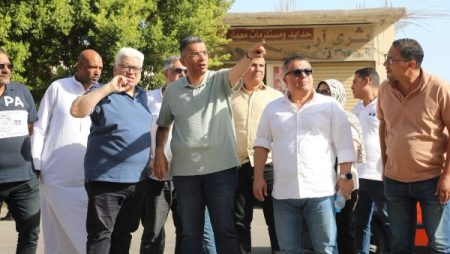 محافظ البحر الأحمر يتفقد مشروعات بالغردقة ويوجه بسرعة تخطيط أرض ورش الحرفيين