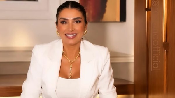 روجينا تخطف الأنظار في أحدث إطلالة