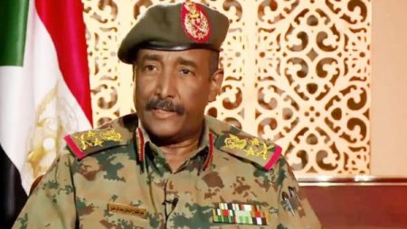رسالة طمأنة إلى مصر.. البرهان: مواطنوكم في السودان آمنون ولا يواجهون أي مشكلات