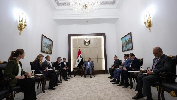 العراق وبريطانيا يبحثان تطورات الأوضاع في المنطقة