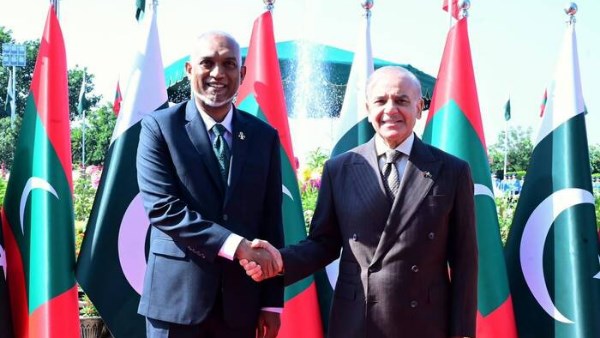 باكستان وجزر المالديف تتعهدان بزيادة حجم التبادل التجاري إلى 200 مليون دولار في غضون عامين