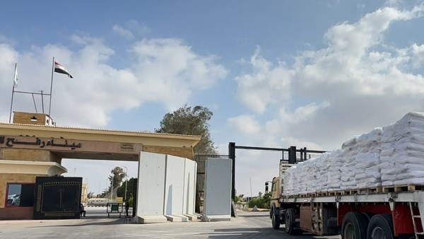 الهلال الأحمر يطلق قافلة «زاد العزة» 302 وتحمل أكثر من 3,676 طنًا من المساعدات الإنسانية والإغاثية الهلال الأحمر يطلق قافلة «زاد العزة» 302 وتحمل أكثر من 3,676 طنًا من المساعدات الإنسانية والإغاثية