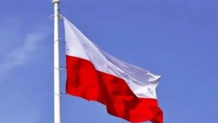 «الشيطان الديموغرافي» يضرب بولندا.. لماذا يعزف الشباب عن الزواج والإنجاب رغم الدعم الحكومي؟