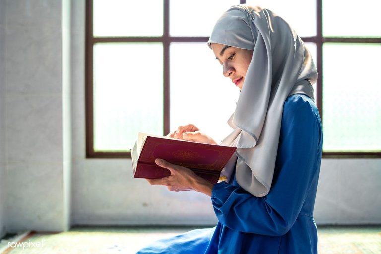آداب تلاوة القرآن الكريم وفضل قراءة كل حرف من كتاب الله